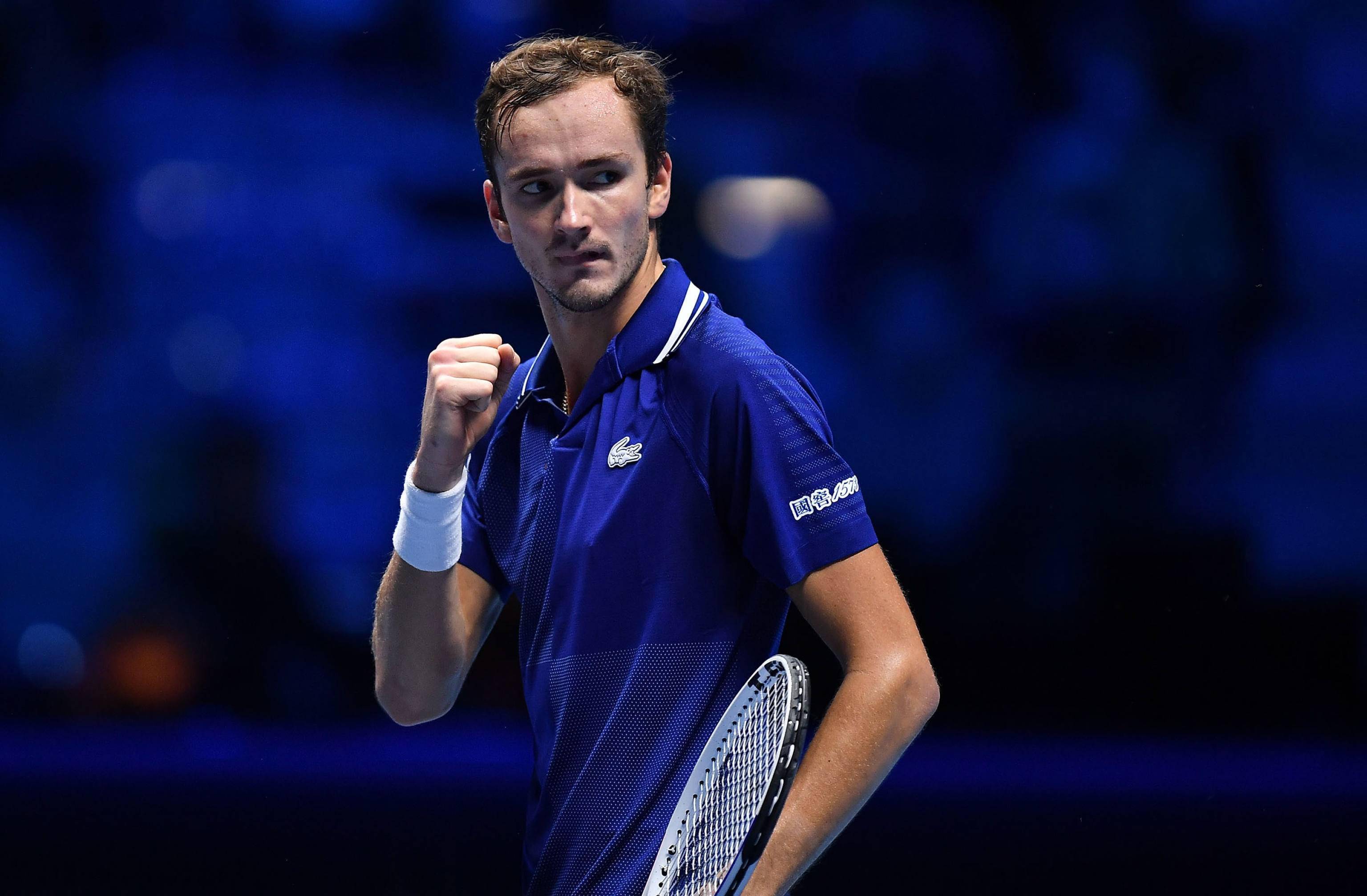 英国网球队鏖战意大利网球队，梅德韦杰夫关键制胜的简单介绍