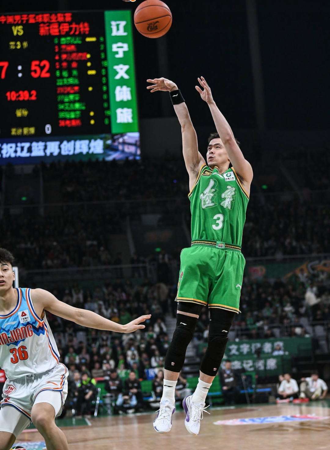 四川队翻盘勇士，赵继伟点燃赛场