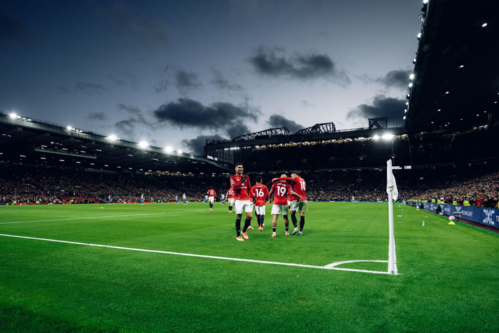 曼联豪取三分，扩大领先优势