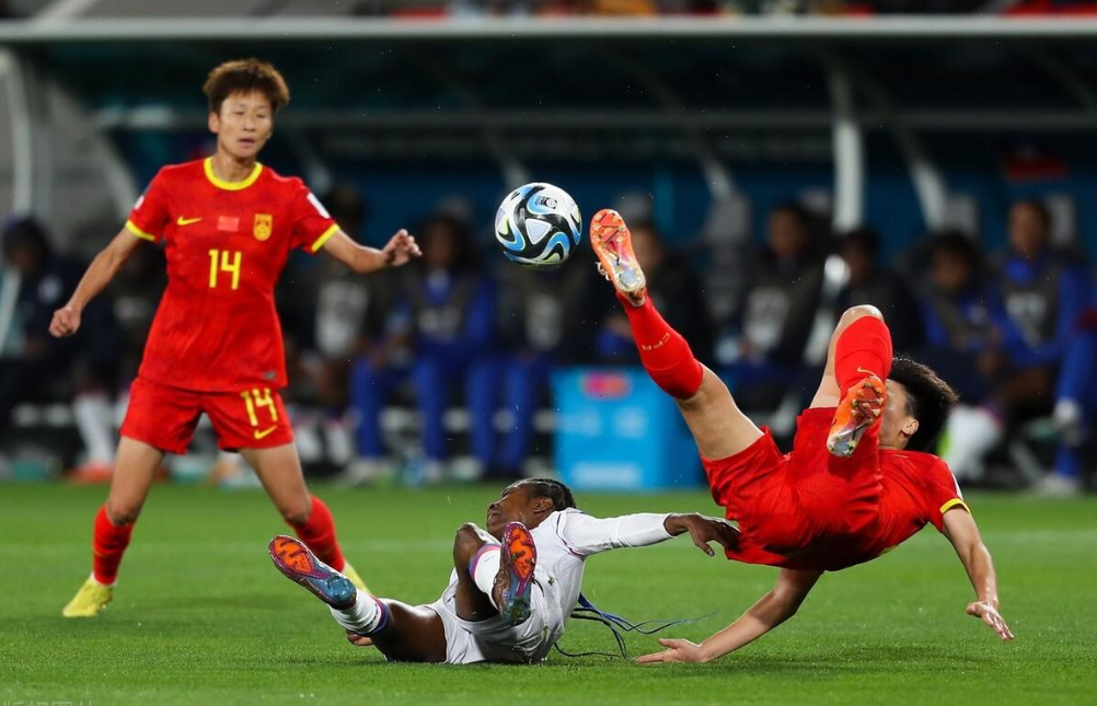 包含被看好的女足联赛劲旅遭遇挑战的词条