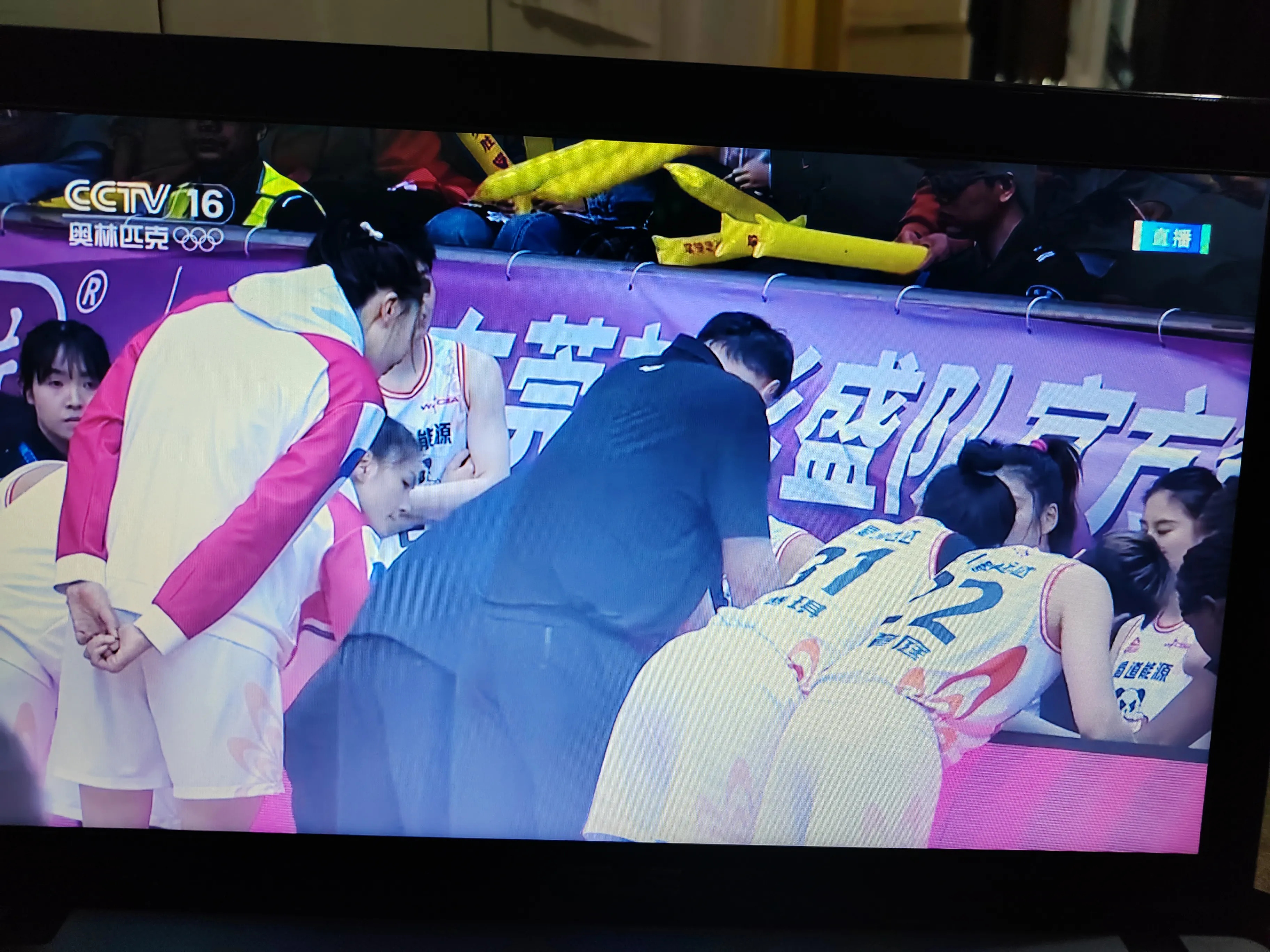 四川队主场力克对手，积分登顶