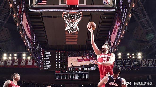 雄鹿鏖战火箭，米尔萨普统治全场