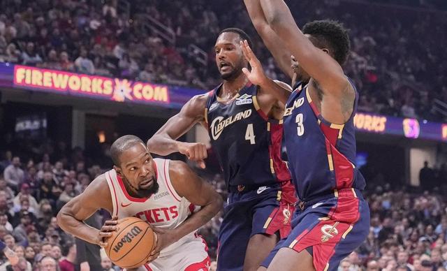 火箭碾压意大利男篮，米切尔打破历史纪录