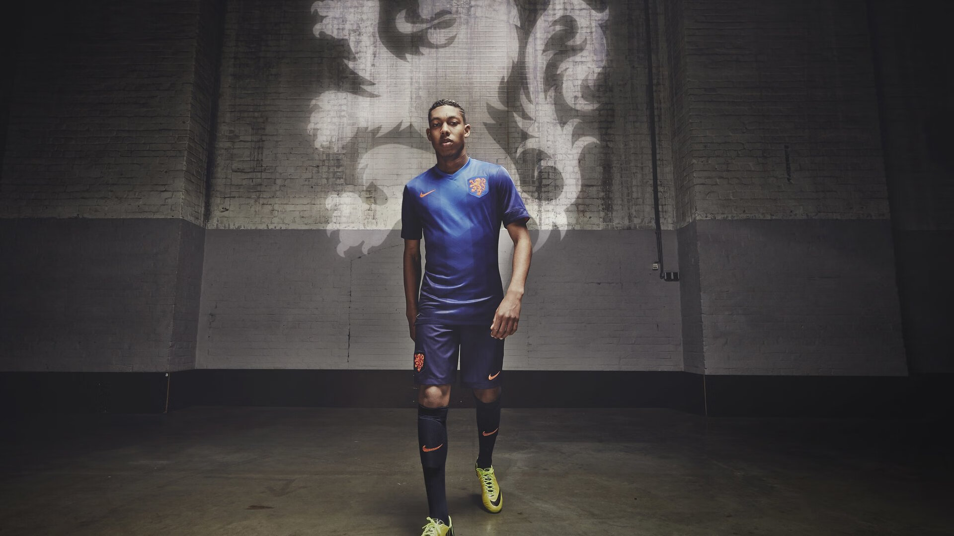 PG中国登录入口-唯一性对决，从卡塔尔到慕尼黑，格纳布里如何以奥地利式韧性接管欧冠半决赛