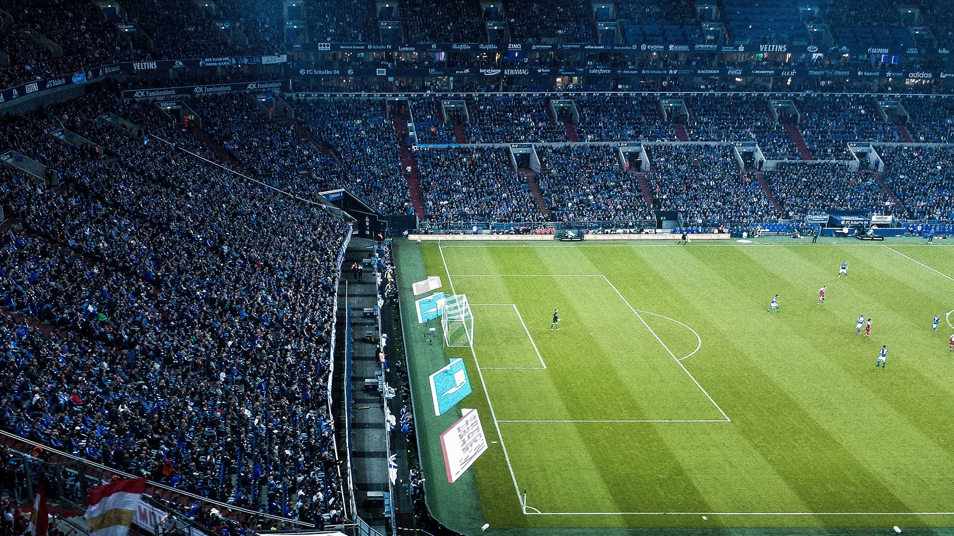 赛道与绿茵的交响，当F1争冠焦点战遇上阿森纳的西班牙生死战