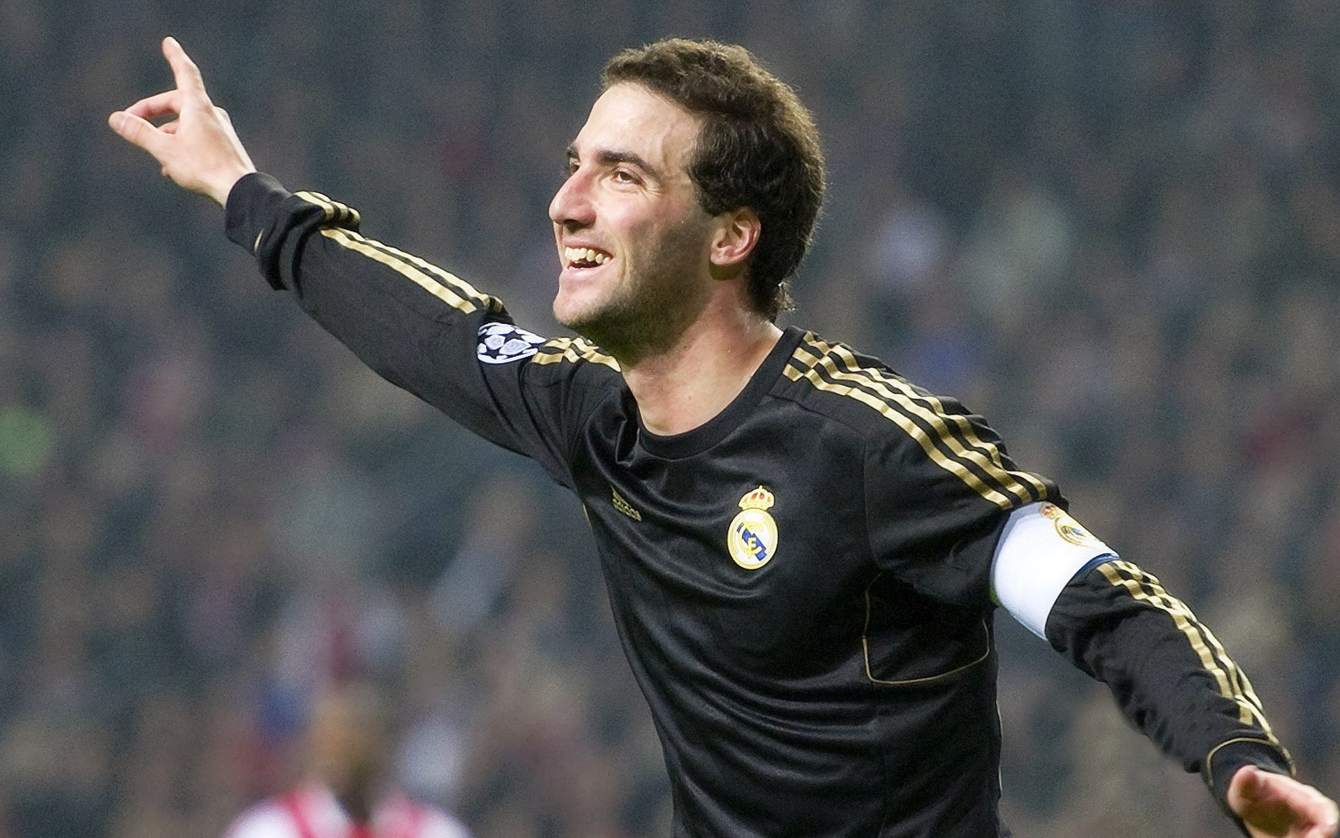 PG电子线上登入-楚阿梅尼终场绝响，莱比锡红牛逆袭终结勒沃库森不败神话